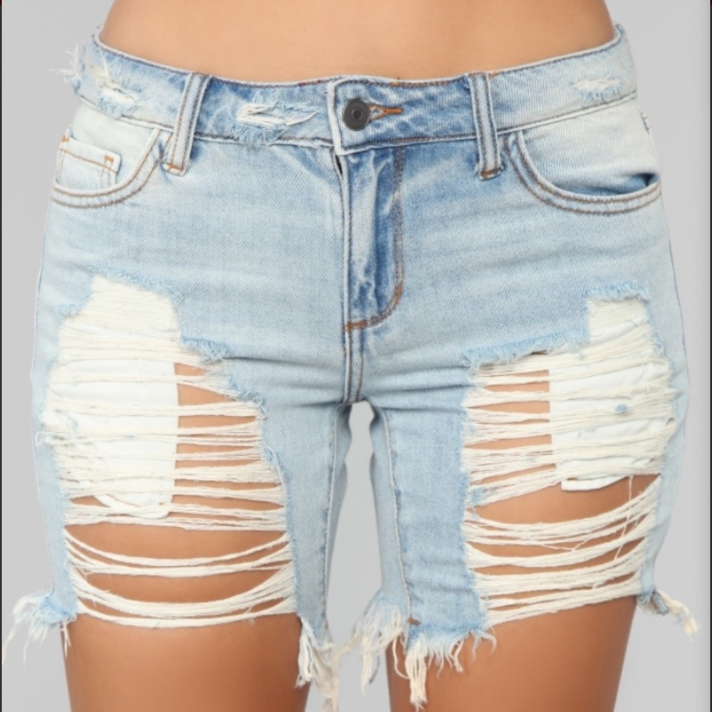 NWT Fashion Nova Shorts sz. Small